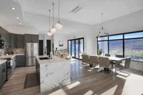 CR 1592 -- Contemporary Luxury - Pool-Spa - Scenic Golf Views